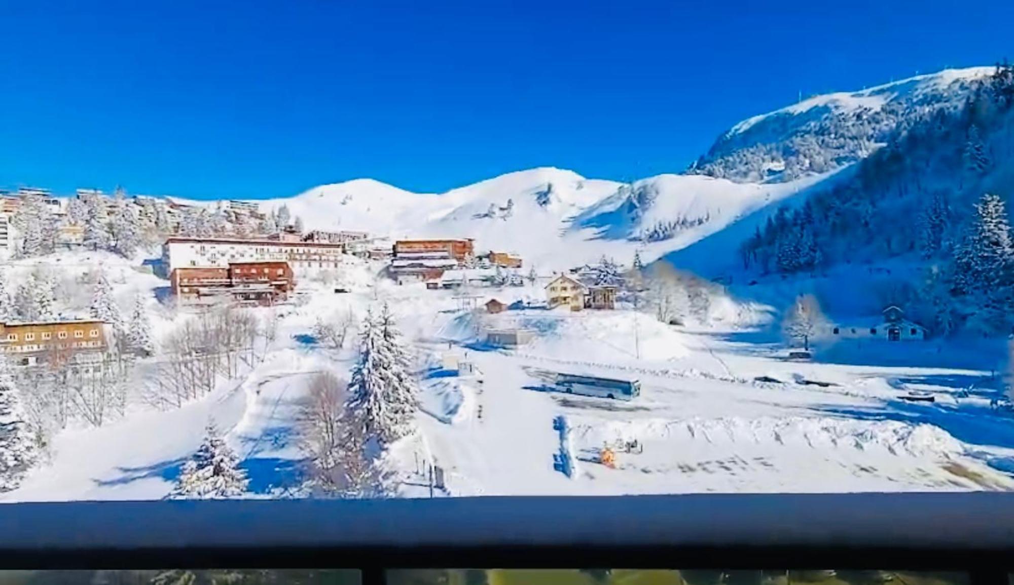 Appartement Lou Pied De Piste Chamrousse Eksteriør bilde